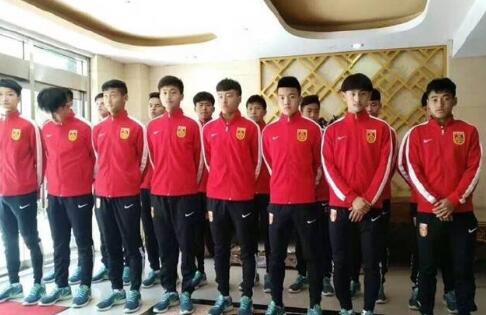 红色的比基尼