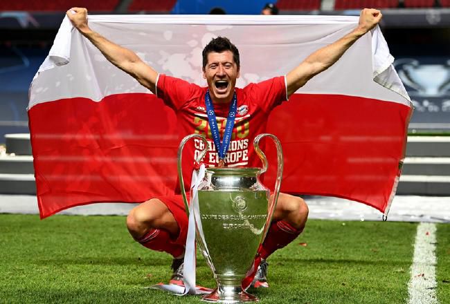 侠女贵妇尤物翘臀迎合视频